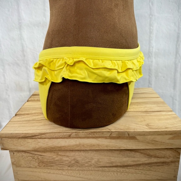 🌺Yellow Ruffle Bikini Swim Bottoms - Picture 2 of 7